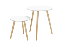 Deux tables basses gigogne de style scandinave blanches avec pieds coniques en bois